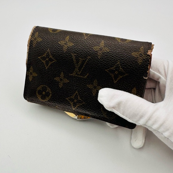 Louis Vuitton Gold Lock LV Wallet - Picture 5 of 14
